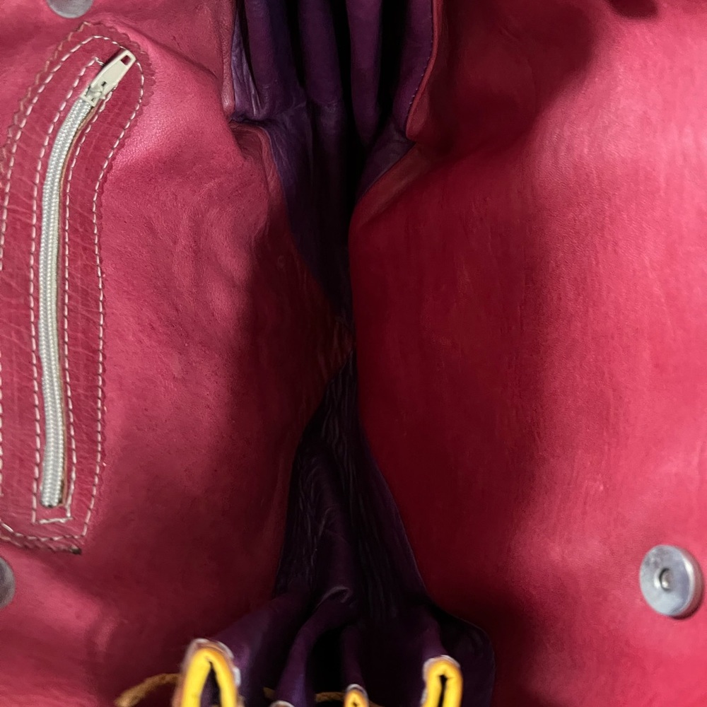 🔴 DONATING TOMORROW Last Day! Vintage Unique Red Leather Bag - Picture 5 of 5